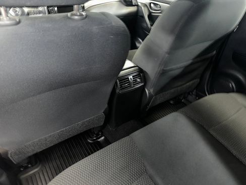 Used 2022 Nissan Rogue Sport S image 15