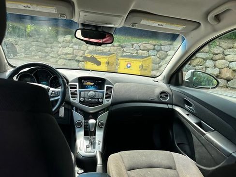 Used 2013 Chevrolet Cruze LT FWD image 24