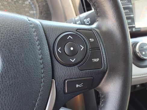 Used 2018 Toyota RAV4 XLE AWD/4WD image 38