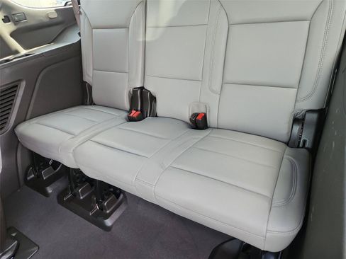 Used 2023 Chevrolet Tahoe Z71 w/ Z71 Off-Road Package AWD/4WD image 36