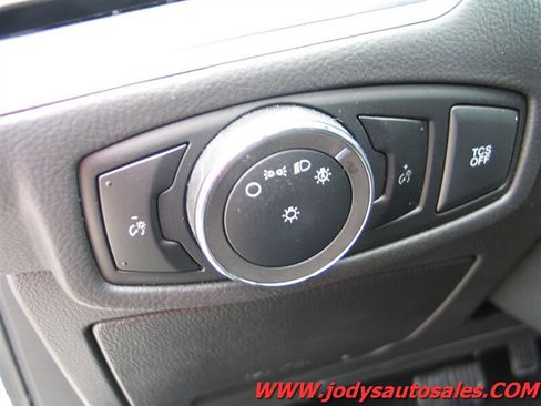 Used 2024 Ford Edge SE w/ Black Appearance Package AWD/4WD image 7