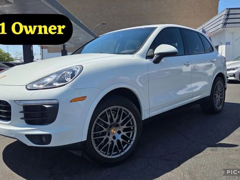 Used 2017 Porsche Cayenne AWD/4WD image 1