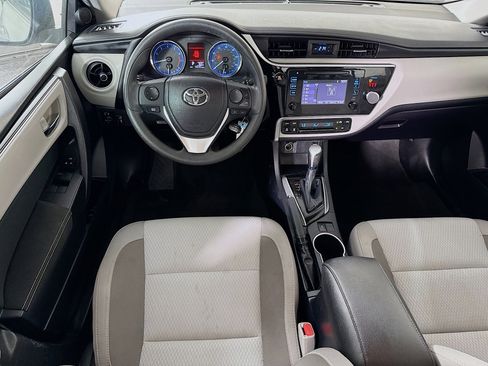 Used 2019 Toyota Corolla LE FWD image 17