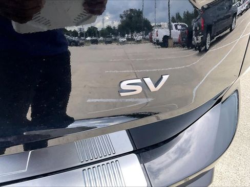 Used 2024 Nissan Rogue SV FWD image 9