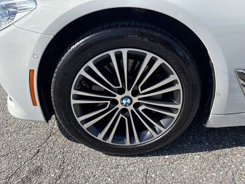 Used 2017 BMW 540i xDrive image 11