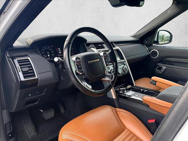 Used 2018 Land Rover Discovery HSE AWD/4WD image 13