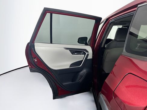 Used 2019 Toyota RAV4 Limited w/ Advanced Technology Package image 27