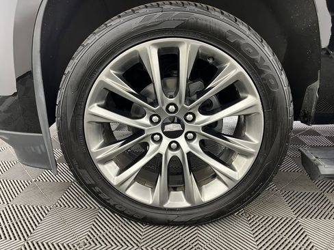 Used 2020 Cadillac Escalade Premium Luxury image 20