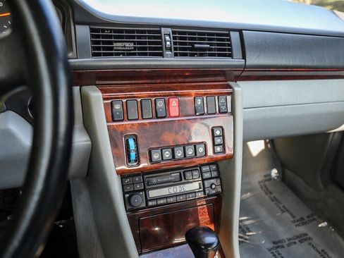 Used 1995 Mercedes-Benz E 320 Convertible image 85