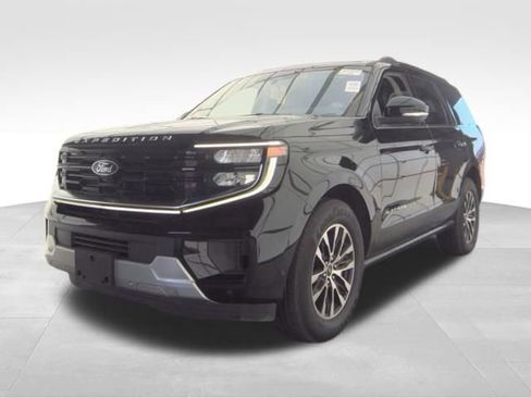 Used 2025 Ford Expedition Platinum AWD/4WD image 2
