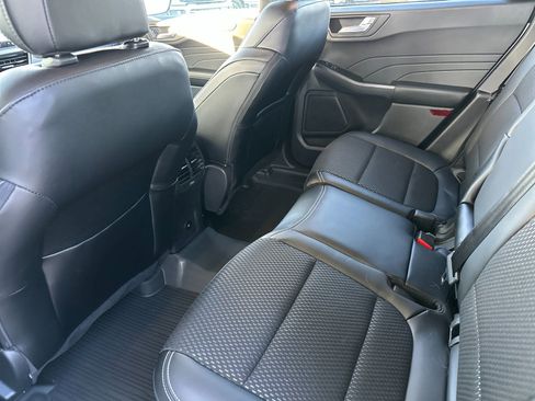 Used 2024 Ford Escape SE image 12