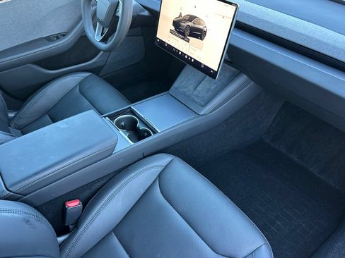 Used 2024 Tesla Model 3 Standard Range RWD image 18