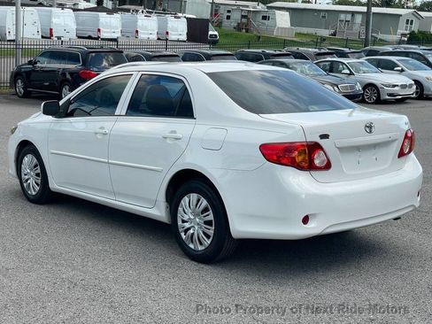 Used 2010 Toyota Corolla LE FWD image 5