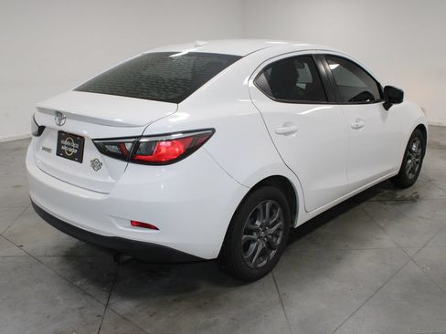 Used 2019 Toyota Yaris LE FWD image 9