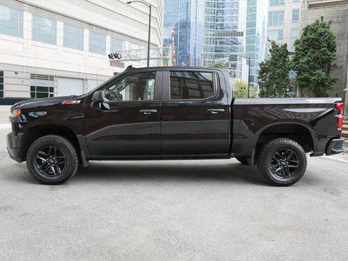 Used 2019 Chevrolet Silverado 1500 Custom Trail Boss w/ Custom Convenience Package AWD/4WD image 2