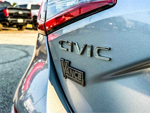 Used 2023 Honda Civic LX image 9