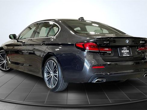 Used 2021 BMW 530i xDrive w/ Premium Package image 13