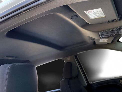 Used 2022 Chevrolet Silverado 2500 LT w/ Convenience Package image 27