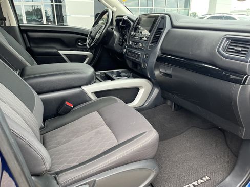 Used 2024 Nissan Titan SV w/ SV Convenience Package RWD image 18