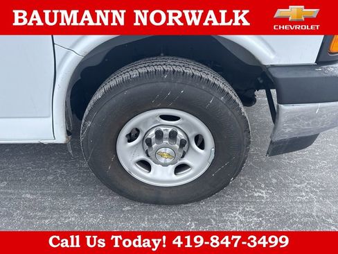 Used 2024 Chevrolet Express 3500 LT w/ LT Preferred Equipment Group image 15