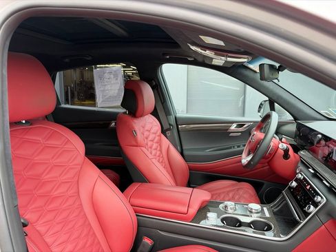 Certified 2025 Genesis GV80 3.5T e-SC AWD/4WD image 9