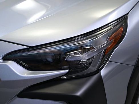 Used 2025 Subaru Outback Premium w/ Popular Package #1A image 17