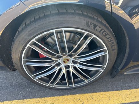 Used 2019 Porsche Panamera GTS image 7