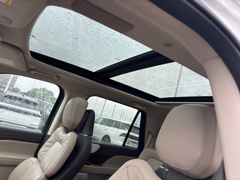 Certified 2023 Lincoln Navigator Reserve AWD/4WD image 24