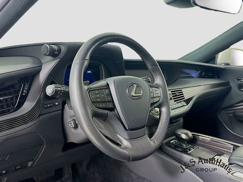 Used 2019 Lexus LS 500 w/ Accessory Package (Z2) image 9