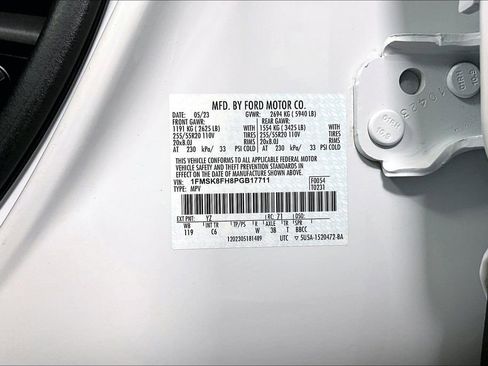 Used 2023 Ford Explorer Limited image 31