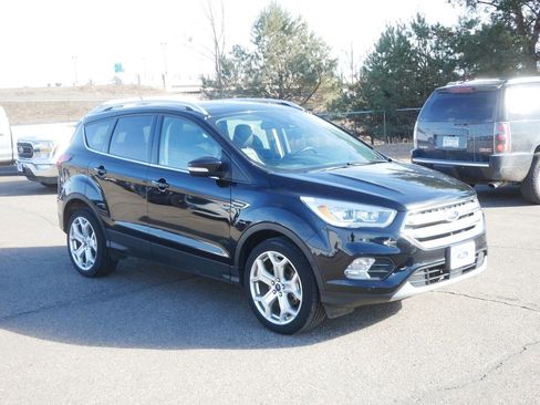 Used 2019 Ford Escape Titanium image 3