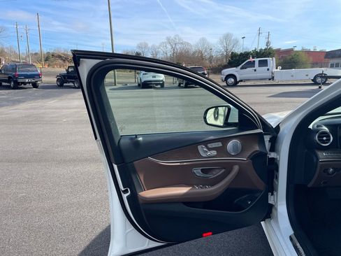 Used 2018 Mercedes-Benz E 300 E300 image 10