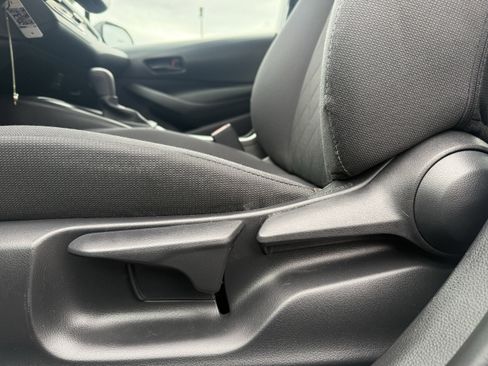 Used 2023 Toyota Corolla LE image 19