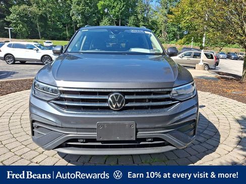 Certified 2023 Volkswagen Tiguan SE w/ Panoramic Sunroof Package AWD/4WD image 2