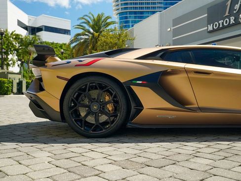 Used 2020 Lamborghini Aventador SVJ image 31