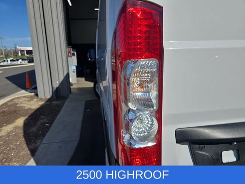 Used 2022 RAM ProMaster 2500 w/ Premium Convenience Group FWD image 34