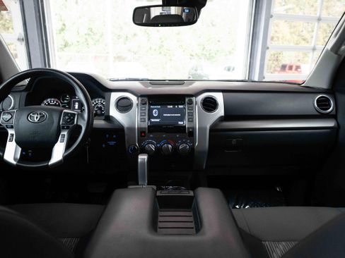 Used 2018 Toyota Tundra SR5 w/ TRD Off Road Package AWD/4WD image 20