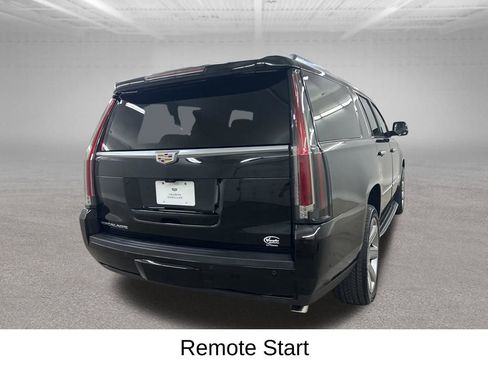 Used 2018 Cadillac Escalade ESV Luxury AWD/4WD image 13