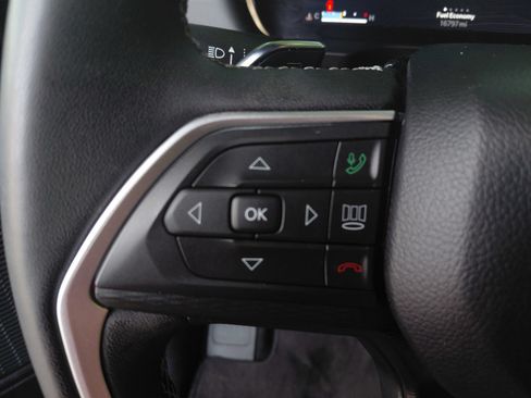 Used 2024 Jeep Grand Cherokee Laredo X AWD/4WD image 5