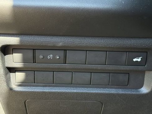 Used 2025 Mitsubishi Outlander SE FWD image 24