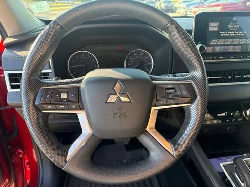 Used 2022 Mitsubishi Outlander ES FWD image 15
