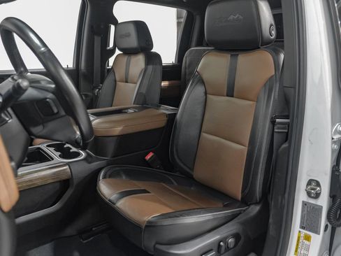 Used 2022 Chevrolet Silverado 3500 High Country image 33