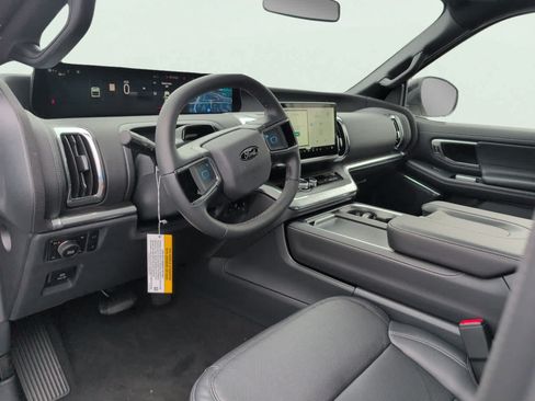 New 2026 Ford Expedition Platinum w/ Stealth Appearance Package AWD/4WD image 8