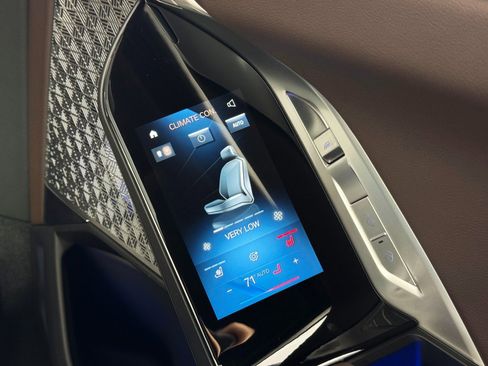 Used 2023 BMW i7 xDrive60 w/ Executive Package 2 image 38