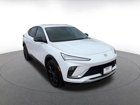 Used 2025 Buick Envista Sport Touring FWD image 3