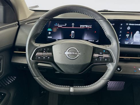Used 2023 Nissan Ariya FWD image 18