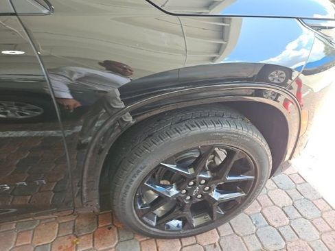 Used 2024 Chevrolet Traverse RS image 16