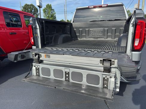 Used 2025 GMC Sierra 1500 SLT AWD/4WD image 8