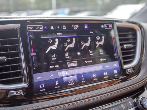 Used 2022 Chrysler Pacifica Pinnacle AWD/4WD image 22