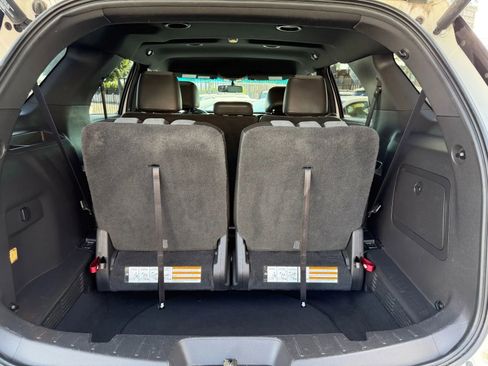 Used 2015 Ford Explorer XLT w/ Equipment Group 202A image 19